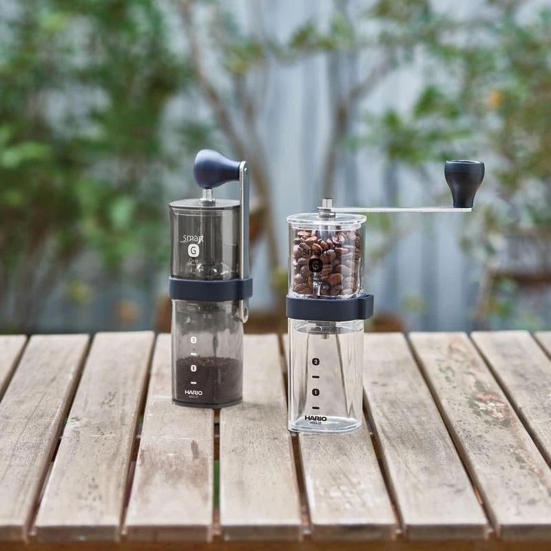 Hario Mill Smart G Grinder Transparent Black مطحنة يدوية