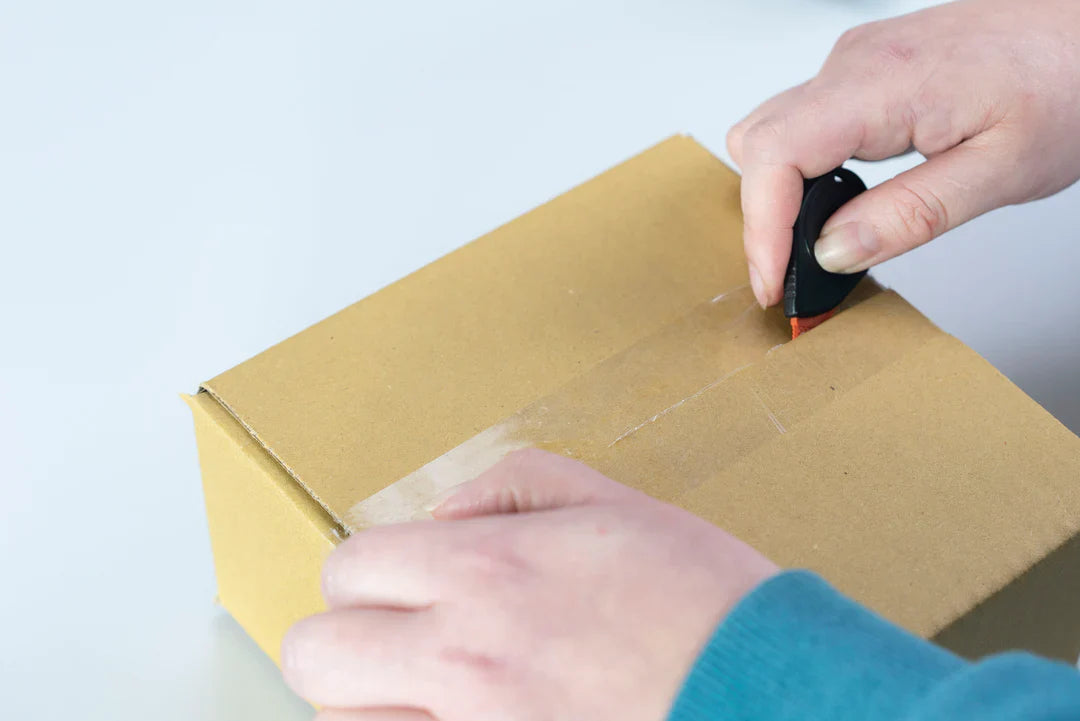Ankomn Tiny Tak Unboxing Tool with 2 Blades ادة فتح صندوق