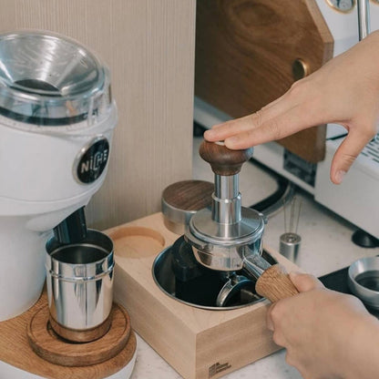 The Force Tamper 58.5mm - Wood أداة كبس البن